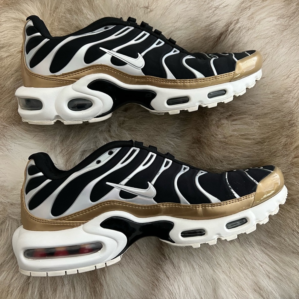 Woman’s Air Max Plus - Black & Gold